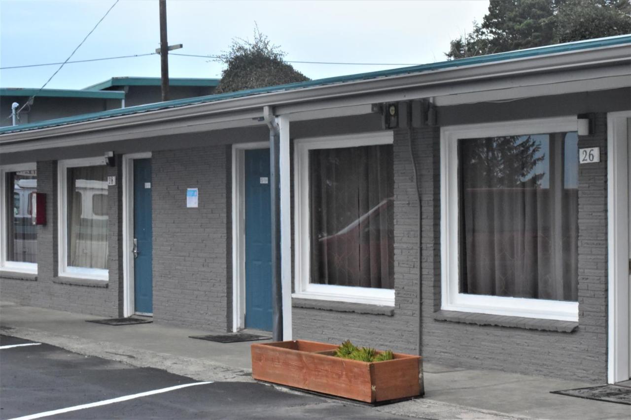 Blue Coast & Hotel Brookings